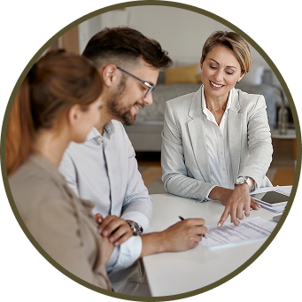 Potential parents working with LOOP Surrogacy